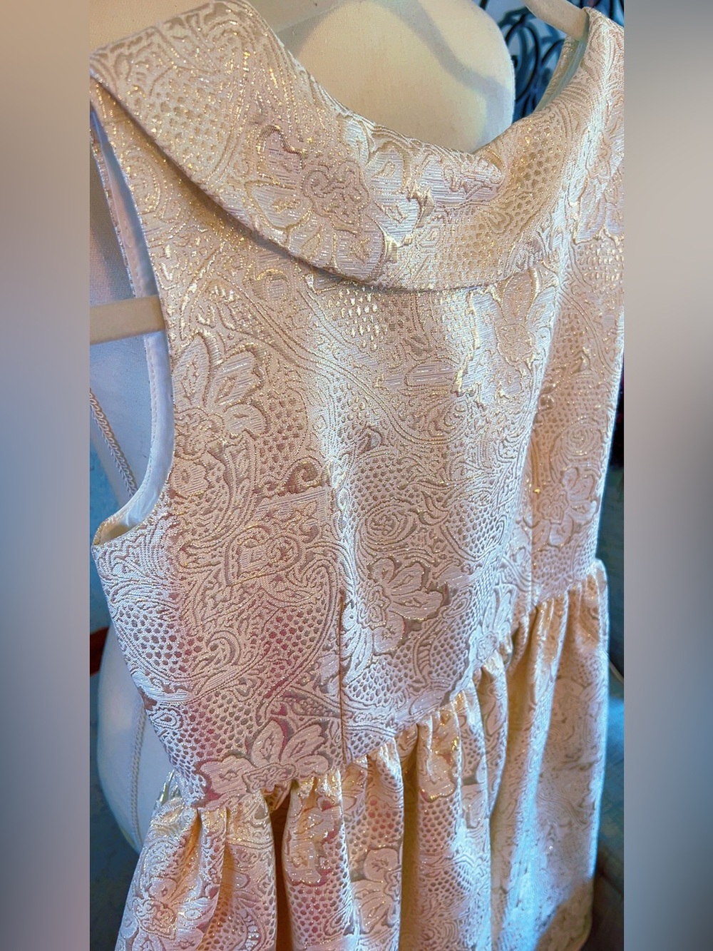 Belle Badgley Mischka Girls Size 14 Champagne Gold Brocade Bow Dress